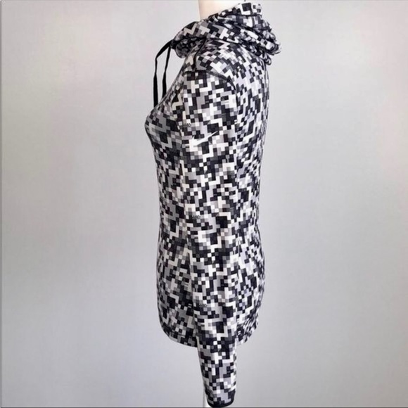 Nike Pro Dri-fit Long-sleeve Pullover Hoodie Activewear Sport Top Workout XS - Picture 2 of 6